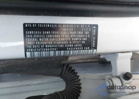 2014 Volkswagen Beetle 2.5L z USA, uszkodzony, nr VIN 3VWJP7AT0EM626991